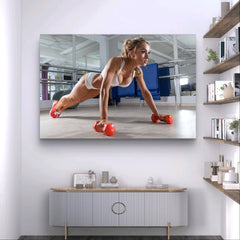 Liegestütze für Frauen auf dem Boden im Fitnessstudio | Poster | Leinwand